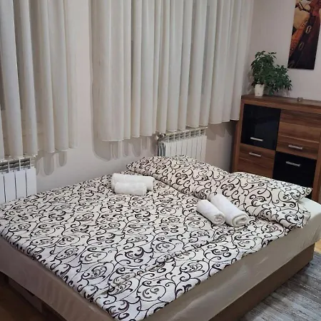L&p - Free Private Parking Apartment *