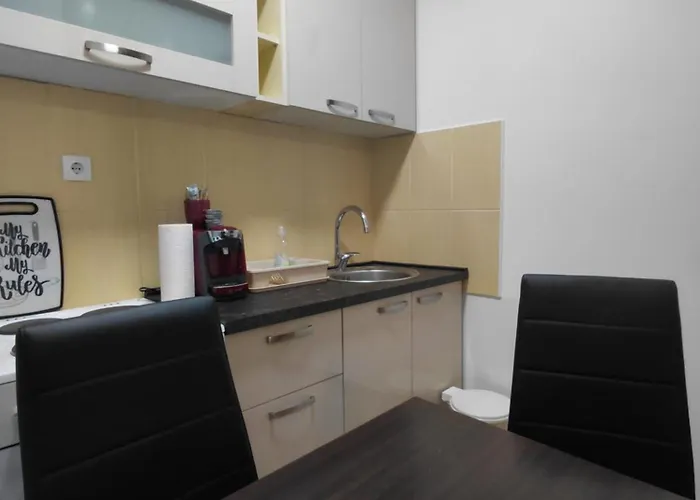 L&p - Free Private Parking نوفي ساد